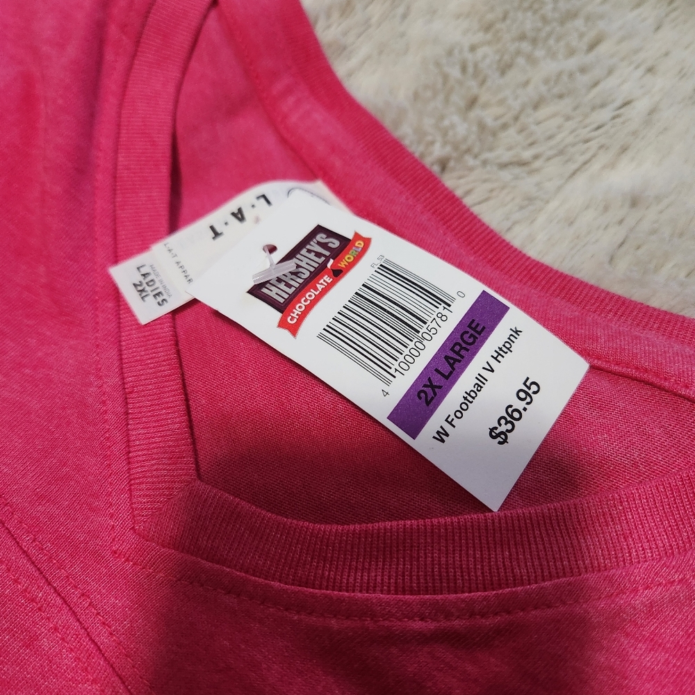 NWT XXL Womans Hersheys Las Vegas Pink T-Shirt - Picture 4 of 5